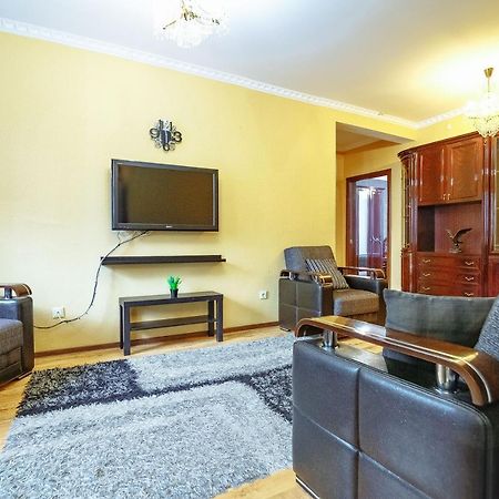 Two Bedroom Apartment On Syganak Street 64-1 Astaná Exterior foto